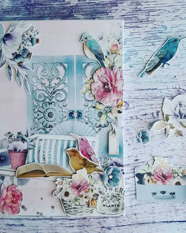 Libreta de anillas con portada de pájaros y ramas en papel de scrap, tonos azules y verdes