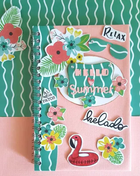 Libreta de anillas con portada de verano en turquesa, flamencos y hojas en papel de scrap