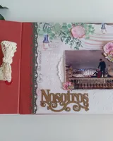 Libro de firmas de boda con encuadernación de lazo rojo y portada decorada